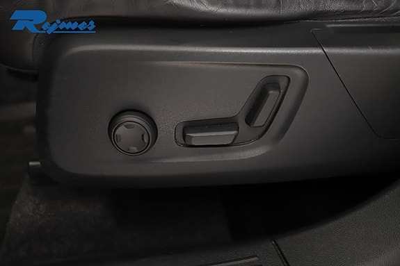 Volvo XC40 6 of 30