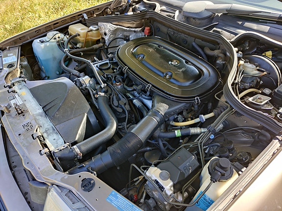 Mercedes-Benz 230 8 of 8