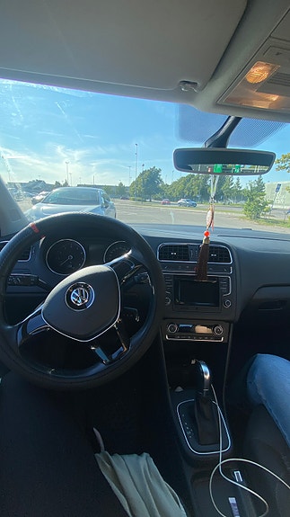 Volkswagen Polo 2 of 5