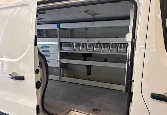Renault Trafic 7 of 10