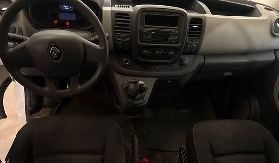 Renault Trafic 3 of 10