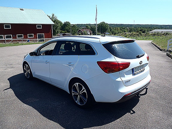 Kia Ceed 3 of 5