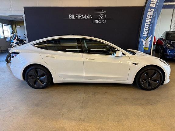 Tesla Model 3 3 of 17