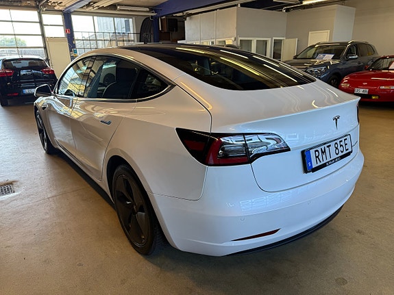 Tesla Model 3 5 of 17