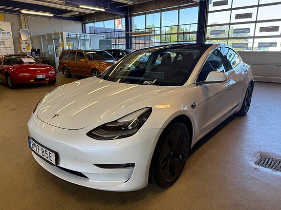 Tesla Model 3 2 of 17