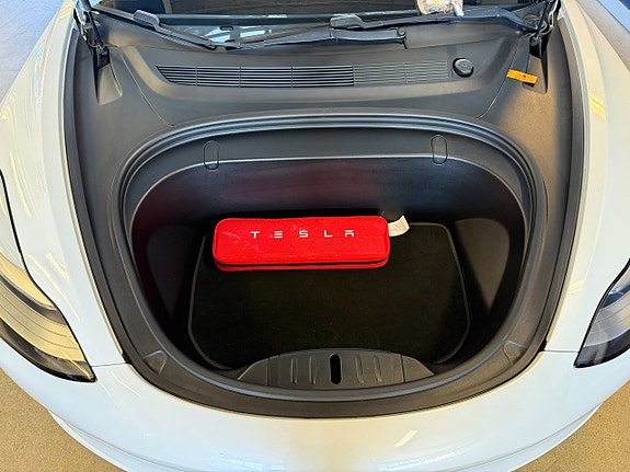 Tesla Model 3 15 of 17