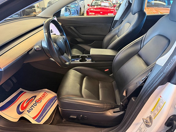 Tesla Model 3 6 of 17
