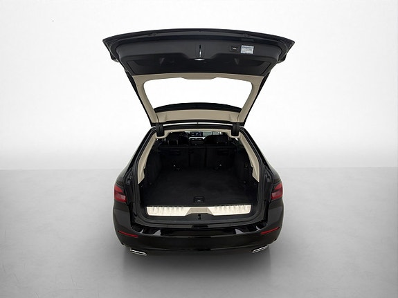 BMW 530e 10 of 30