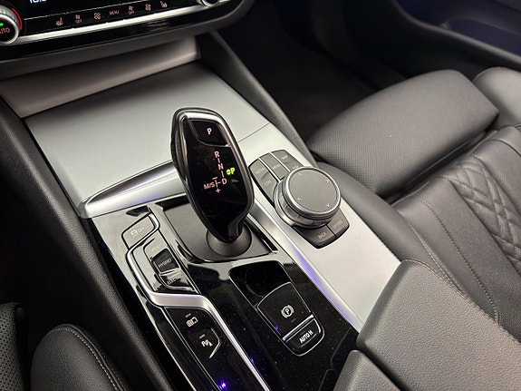 BMW 530e 25 of 30