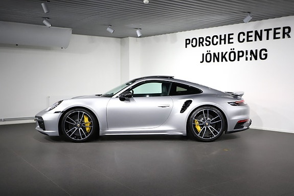 Porsche 911 2 of 5