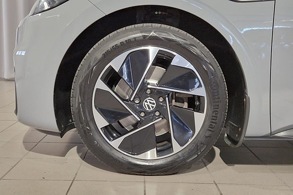 Volkswagen ID.3 3 of 5