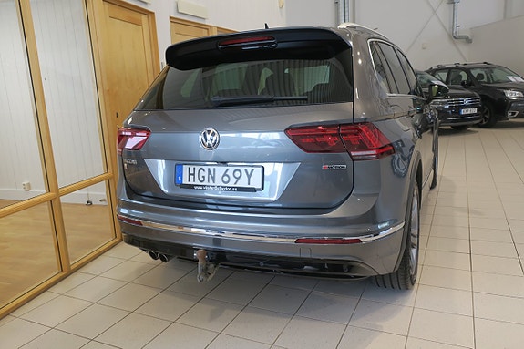 Volkswagen Tiguan 4 of 5