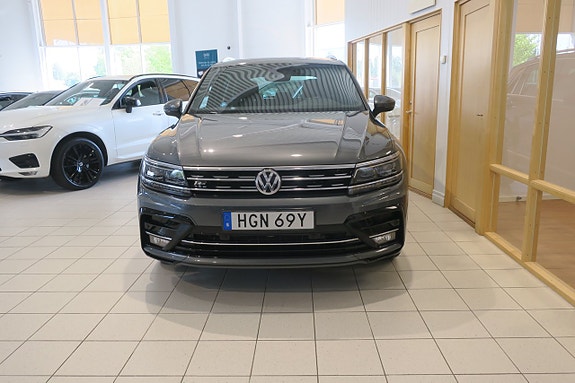 Volkswagen Tiguan 3 of 5
