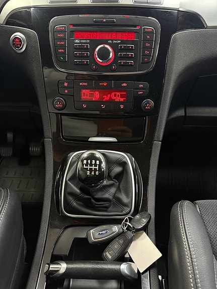 Ford S-MAX 9 of 21