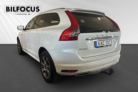 Volvo XC60 2 of 6