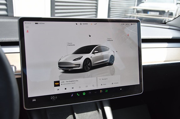 Tesla Model 3 15 of 17