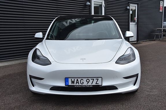Tesla Model 3 2 of 17