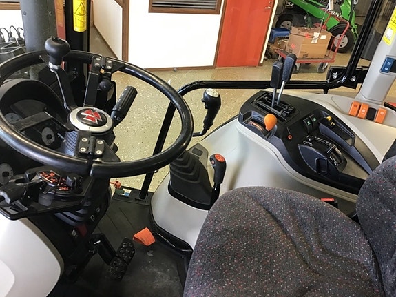Massey Ferguson 4708 7 of 9