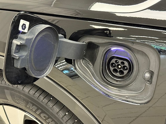Volvo XC40 17 of 25