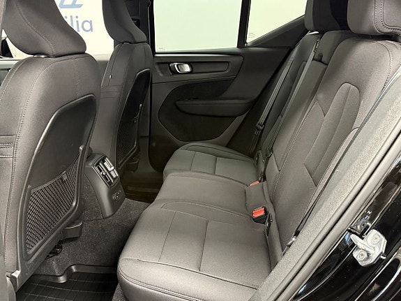 Volvo XC40 10 of 25