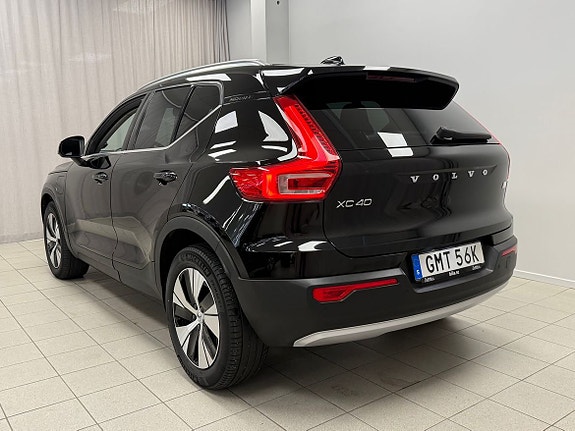 Volvo XC40 3 of 5