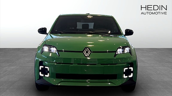 Renault 5 E-Tech 8 of 9