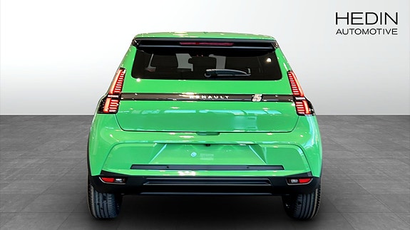 Renault 5 E-Tech 7 of 9