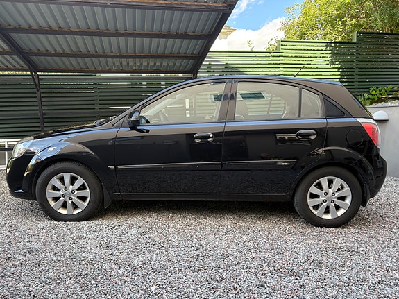 Kia Rio 4 of 14