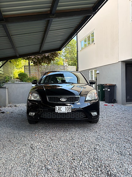Kia Rio 2 of 14