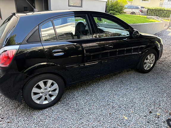 Kia Rio 8 of 14