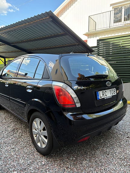 Kia Rio 5 of 14