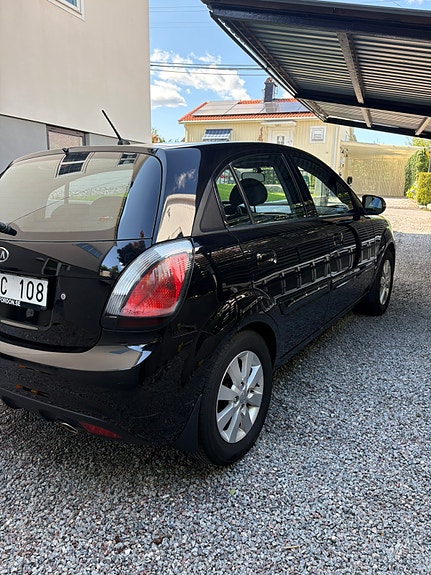 Kia Rio 7 of 14