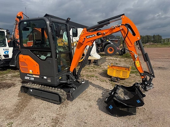 Develon DX 19-7 2 of 7