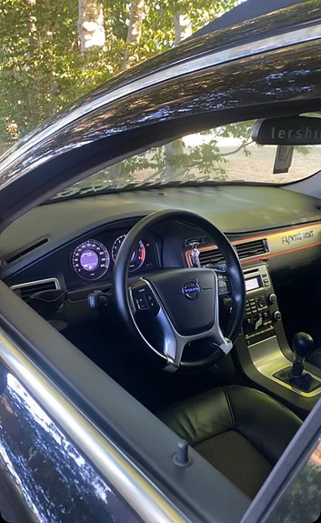 Volvo V70 3 of 8
