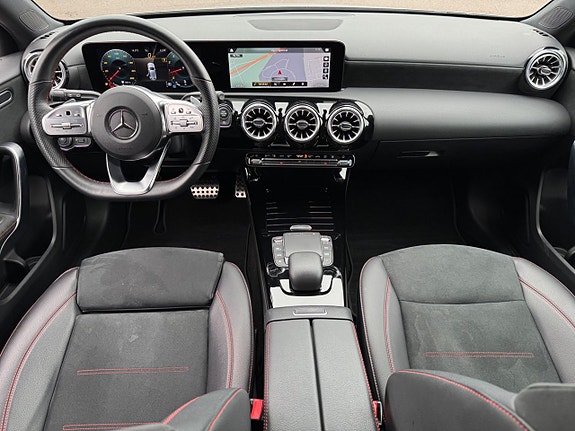 Mercedes-Benz A250 11 of 16