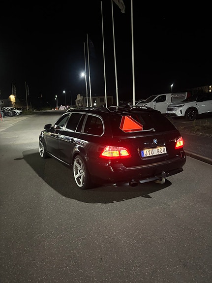 BMW 520i 3 of 9