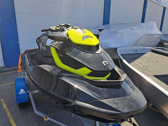 Sea Doo RXT aS 260 RS 2 of 5