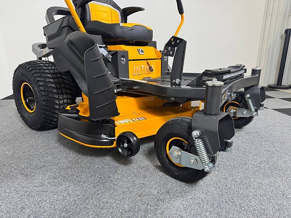 Cub Cadet Z3 137 11 of 12