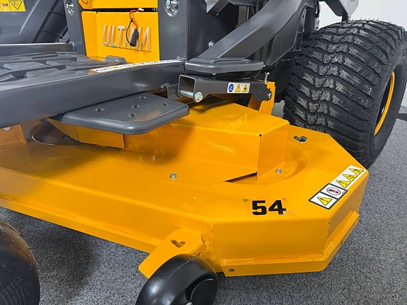 Cub Cadet Z3 137 7 of 12