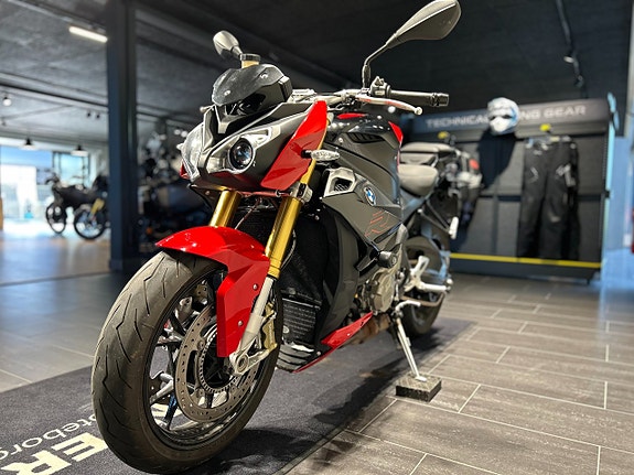 BMW S1000R / 3,45% Ränta! / Akrapovic / Dynamic /Farthållare / Värme 5 of 5