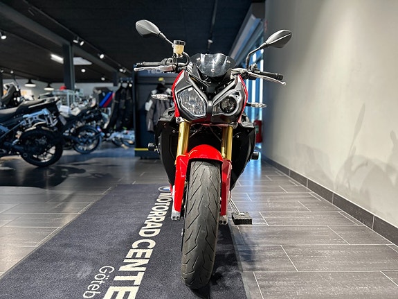 BMW S1000R / 3,45% Ränta! / Akrapovic / Dynamic /Farthållare / Värme 4 of 5