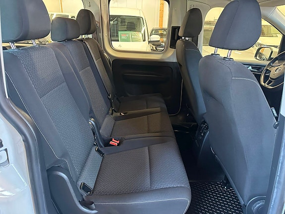 Volkswagen Caddy Maxi 11 of 18