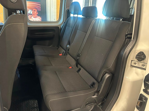 Volkswagen Caddy Maxi 15 of 18