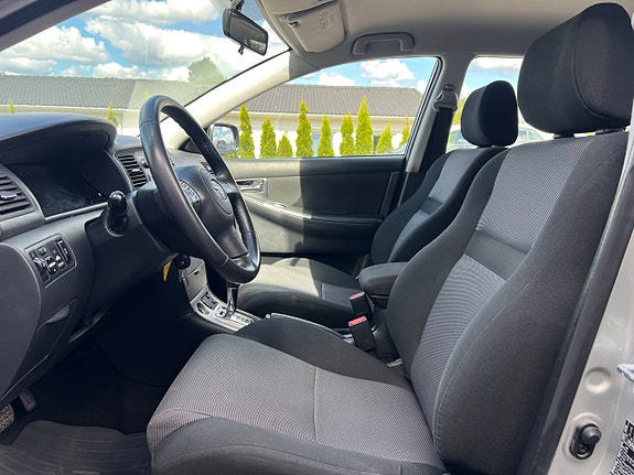 Toyota Corolla 13 of 17