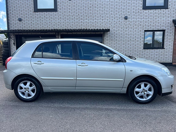 Toyota Corolla 12 of 17