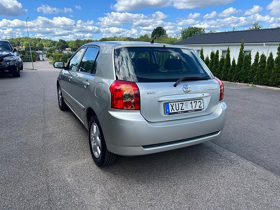 Toyota Corolla 8 of 17
