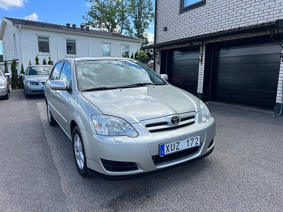 Toyota Corolla 2 of 17