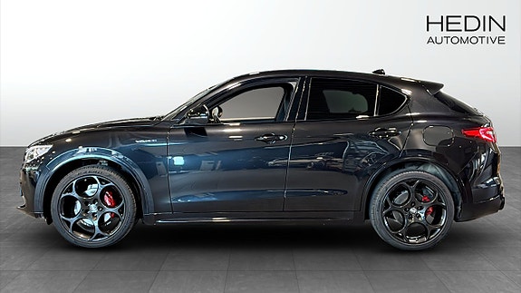 Alfa Romeo Stelvio 6 of 9