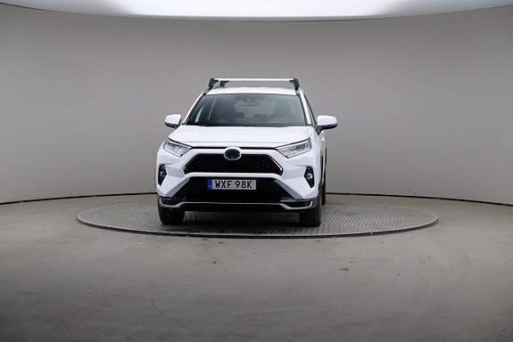 Toyota RAV4 Plug-in Hybrid 3 of 5