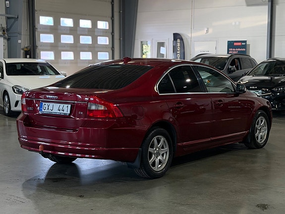Volvo S80 2 of 5